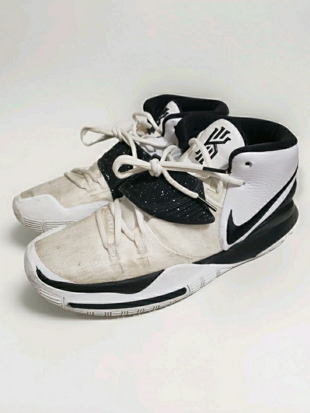 Nike Kyrie 6 White Black Men’s Size 12 Basketball Shoes CK5869-101 Well Kept...